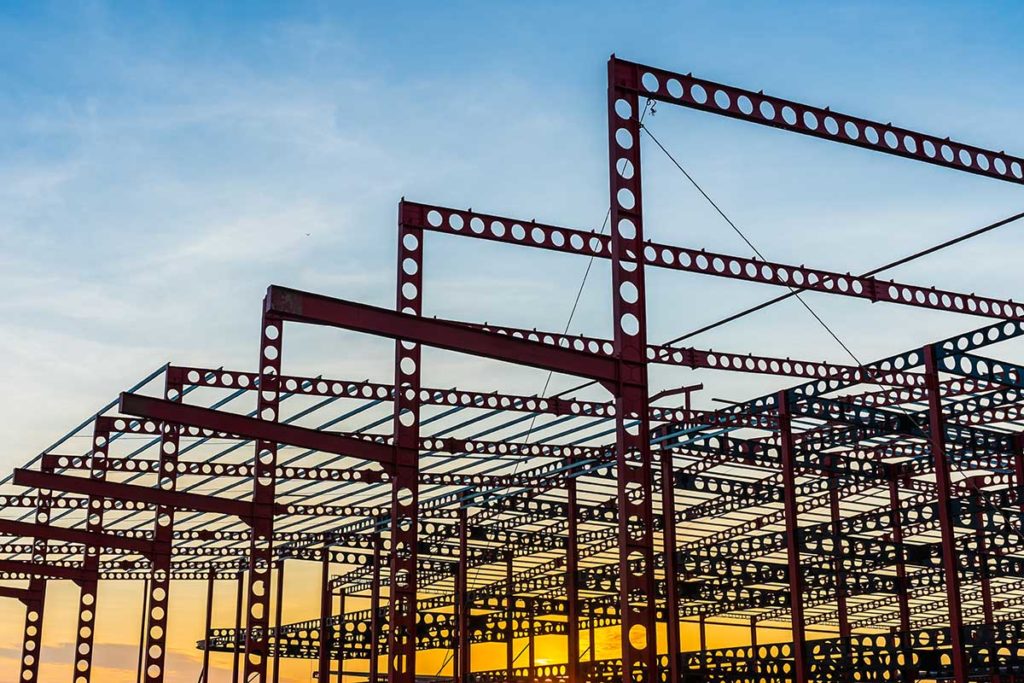 Montaje de estructuras metálicas industriales en Talleres Mon S.L